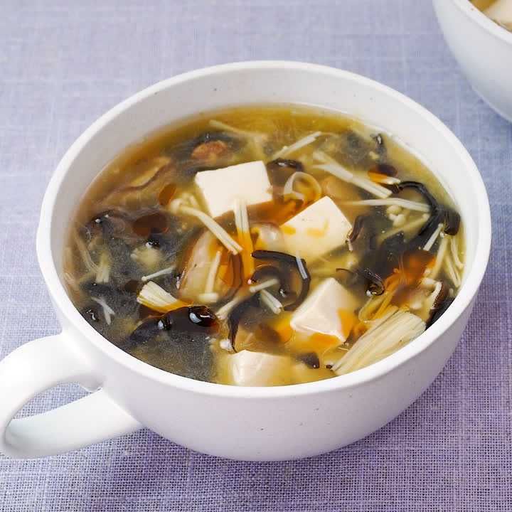 たっぷりきのこのピリ辛豆腐スープ