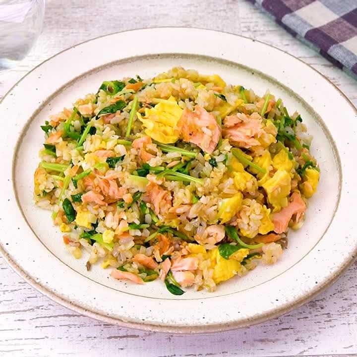 カリフラワーライスの鮭チャーハン