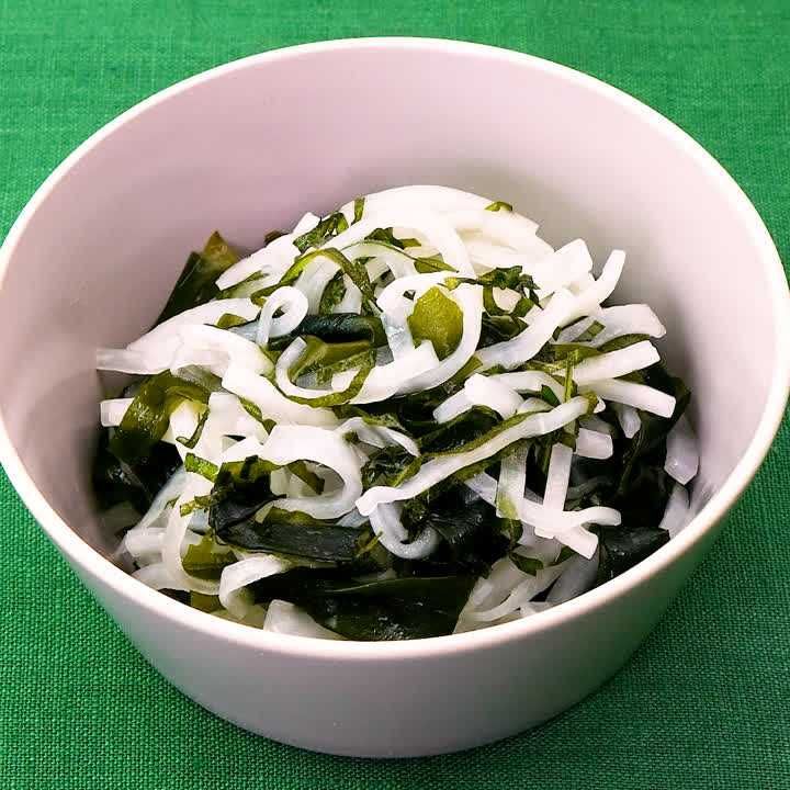 大根とわかめのオイルサラダ