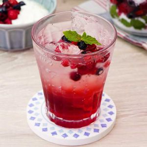 「ミックスベリーとミントのシロップ」のレシピ動画