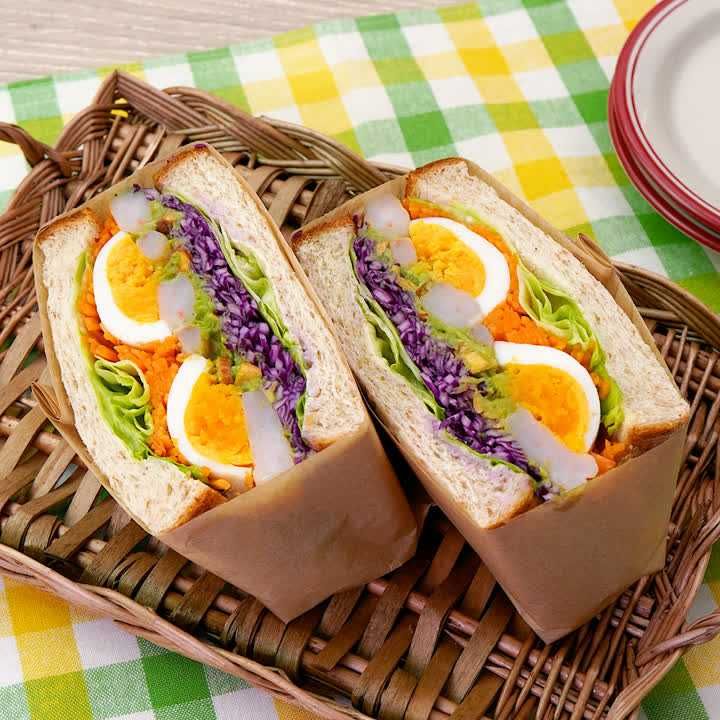 えびとアボカドのボリュームサンド