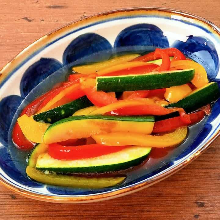 パプリカとズッキーニの焼き浸し