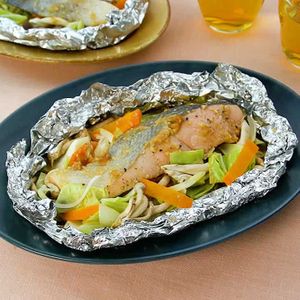 「鮭のちゃんちゃんホイル焼き」のレシピ動画