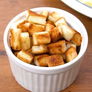 「揚げないクルトン」のレシピ動画