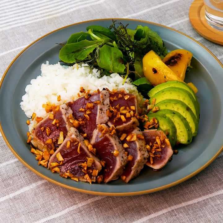 ザクザクにんにくだれのマグロステーキ