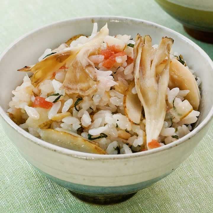 ごぼうと梅の炊き込みご飯