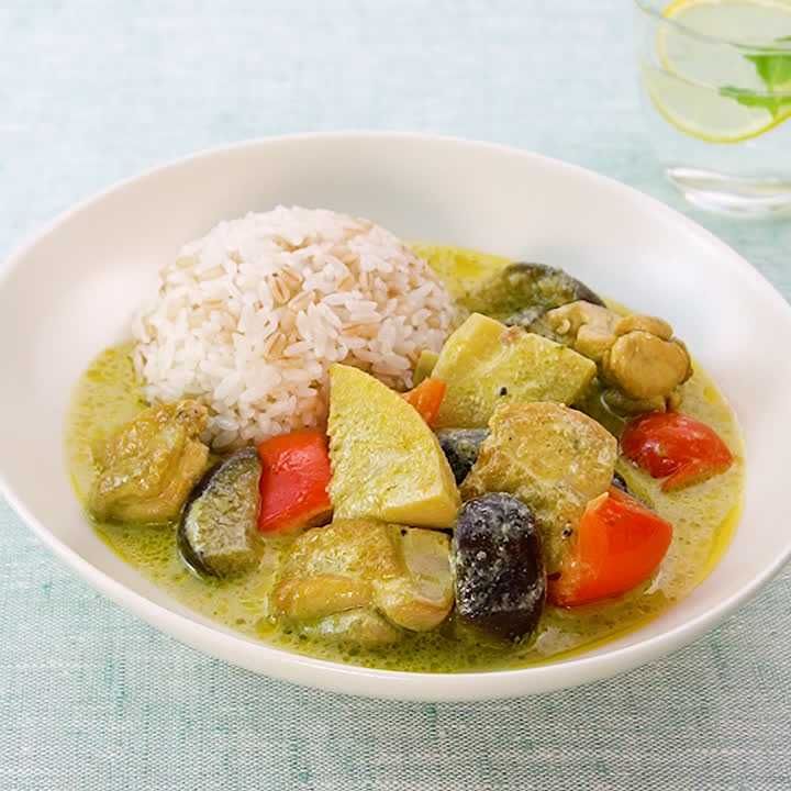 食物繊維たっぷり！1人分7.9g♪ 鶏ももとなすの柚子胡椒グリーンカレー