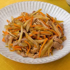 豚肉とごぼうの炒め物