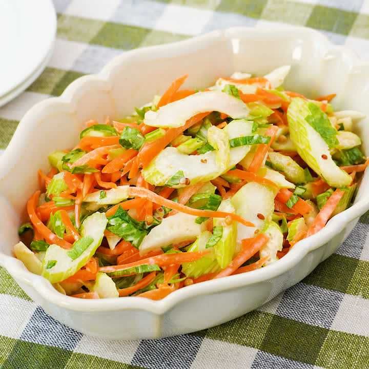 セロリとにんじんのマスタードサラダ