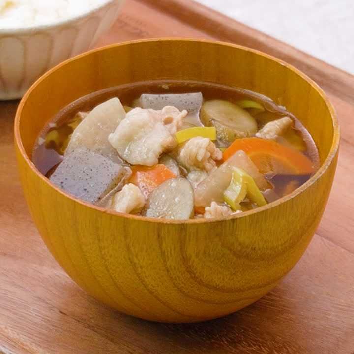 醤油香る豚汁