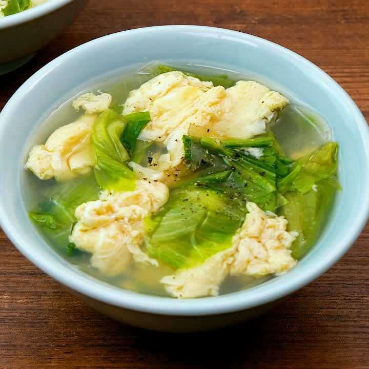 レタスとセロリの中華スープ