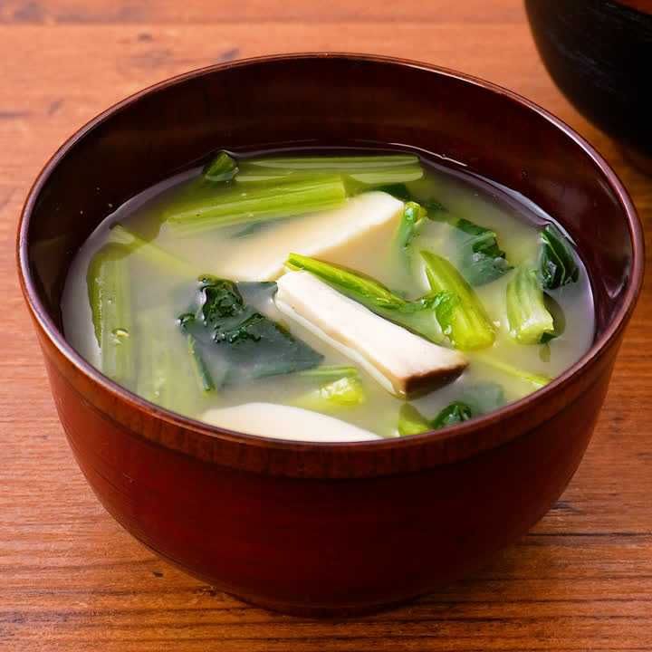 小松菜とエリンギの味噌汁