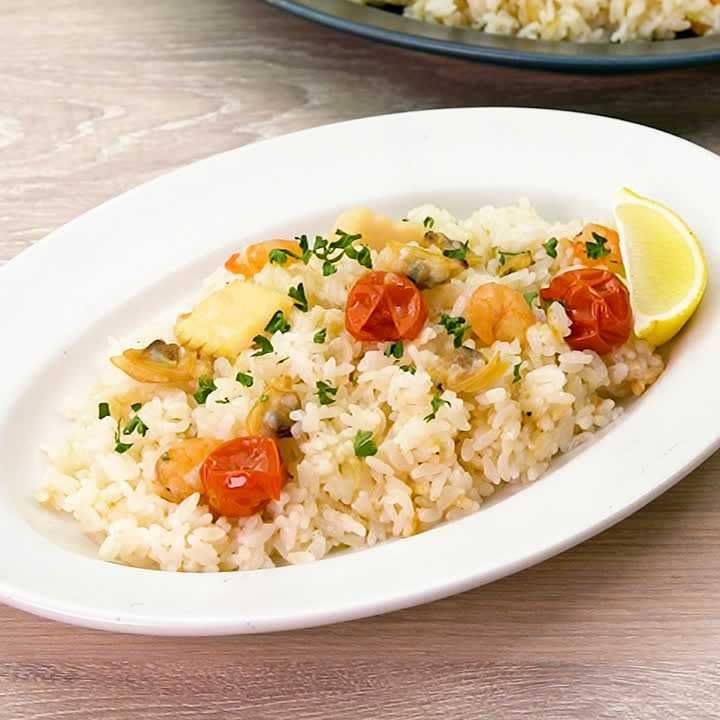 炊飯器で作るシーフードパエリア