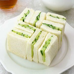 キューカンバーサンド(きゅうりのサンドイッチ)