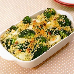 ブロッコリーとじゃがいものハーブパン粉焼き