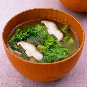 「しいたけと菜の花の味噌汁」のレシピ動画