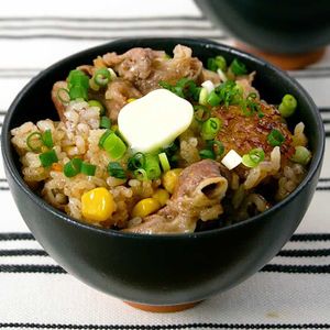 「炊飯器でペッパーランチ風ごはん」のレシピ動画