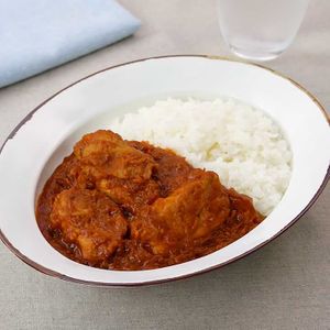 「無水チキンカレー」のレシピ動画