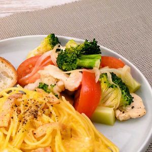 「チキンとトマトのオニオンマリネ」のレシピ動画