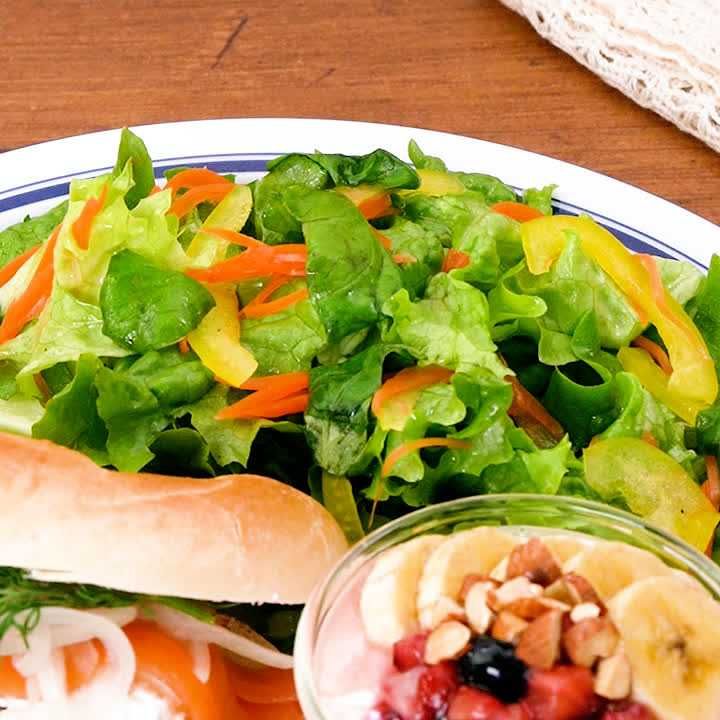 簡単でちょっと高見え♪ワンプレート献立 グリーンリーフと人参の