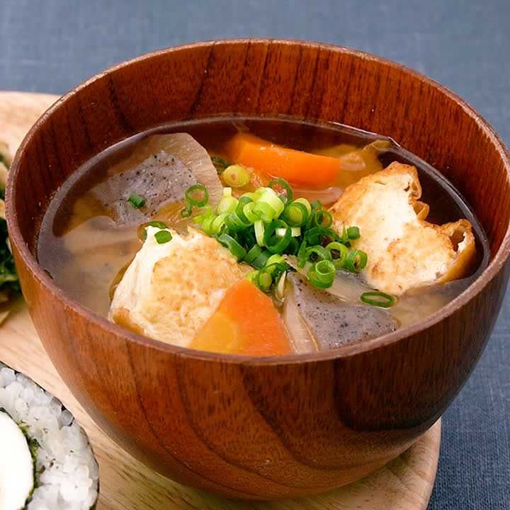 野菜たっぷりけんちんみそ汁