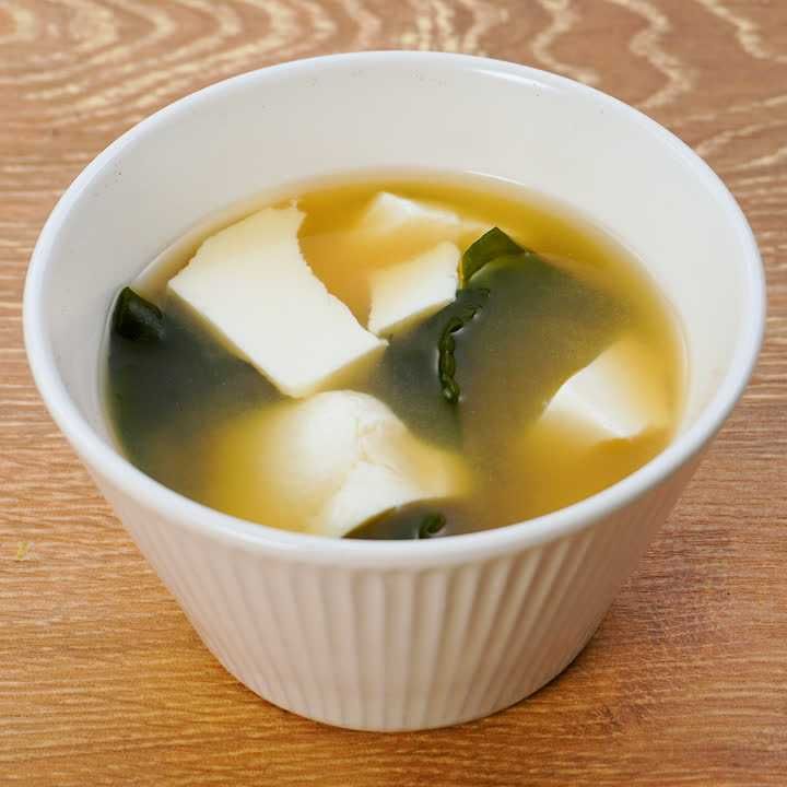豆腐とわかめのレンジ味噌汁