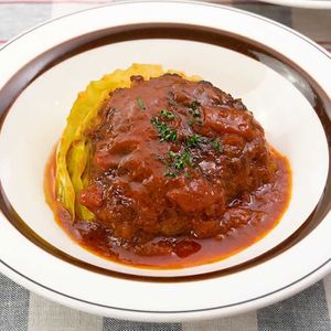 キャベツバーグのトマトソースがけ
