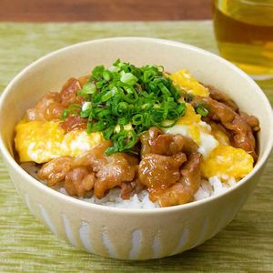 「とろたま豚丼」のレシピ動画