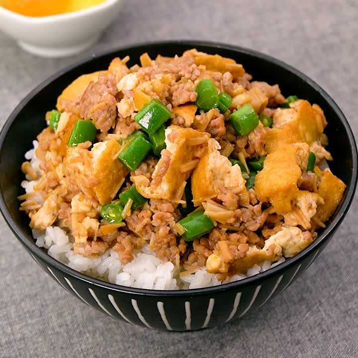厚揚げといんげんのシンそぼろ丼