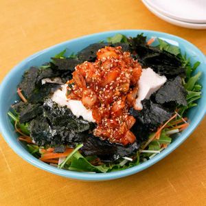「水菜と豆腐のキムチドレッシングサラダ」のレシピ動画
