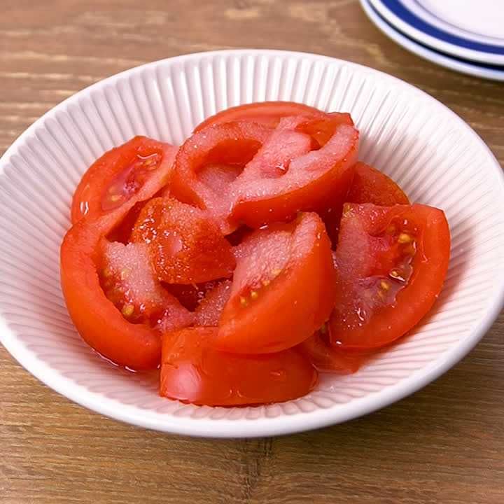 冷やしトマトの砂糖がけ