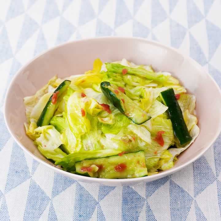 たたききゅうりとレタスの梅サラダ
