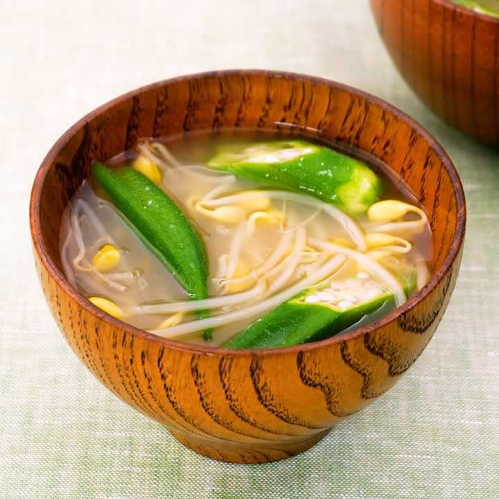 オクラと豆もやしの味噌汁