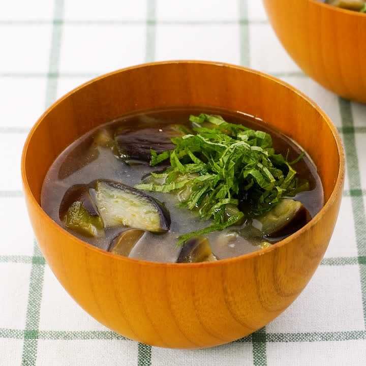 なすと大葉のみそ汁