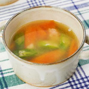オクラとにんじんの洋風スープ