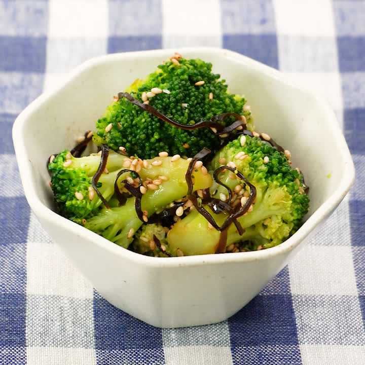 ブロッコリーの塩昆布あえ