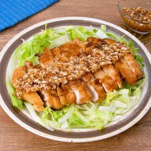「梅だれ油淋鶏」のレシピ動画