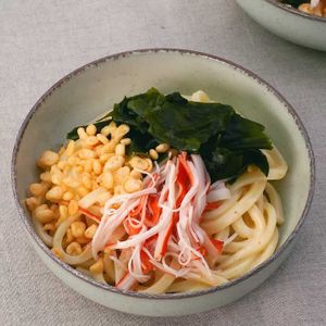 「シンプルサラダうどん」のレシピ動画