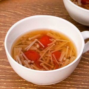 「えのきとミニトマトの和風スープ」のレシピ動画