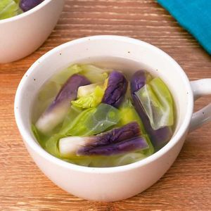 「なすとキャベツの和風しょうがスープ」のレシピ動画