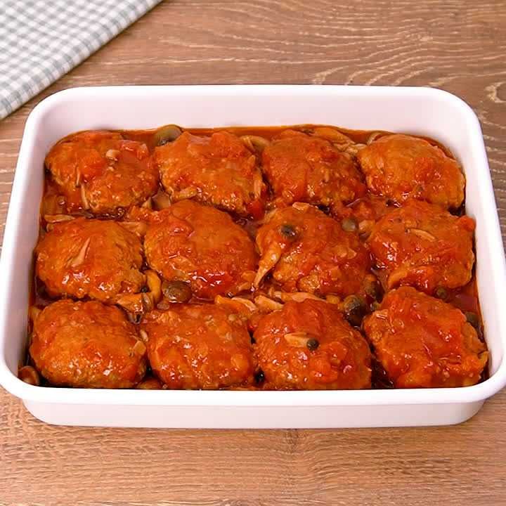 豚ひき肉のトマト煮込みハンバーグ