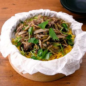 牛しぐれのせいろ蒸し寿司
