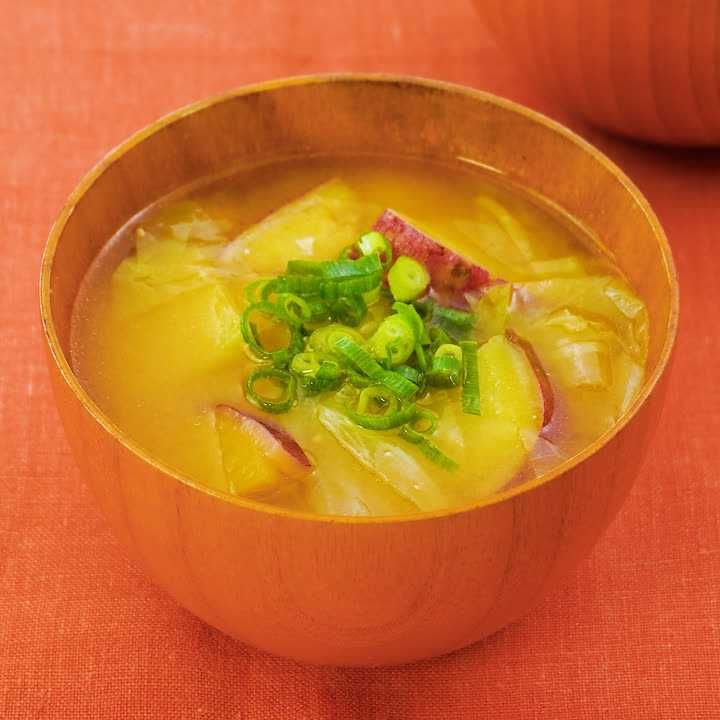 さつまいもとキャベツのコク旨味噌汁