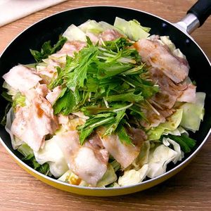 豚肉と野菜のフライパン蒸し