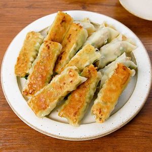 「くるくるニラ棒餃子」のレシピ動画