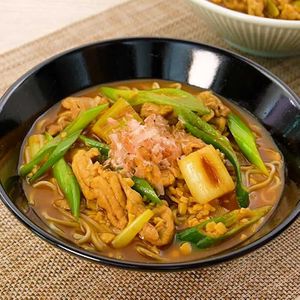 「納豆カレー南蛮そば」のレシピ動画