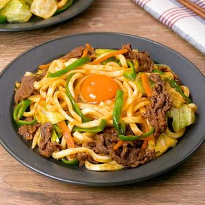 「プルコギ焼きうどん」のレシピ動画