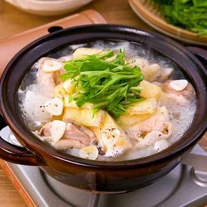 「大根と鶏肉の塩にんにく鍋」のレシピ動画