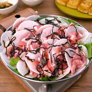 「ひらひら大根の重ね蒸し鍋献立」のレシピ動画