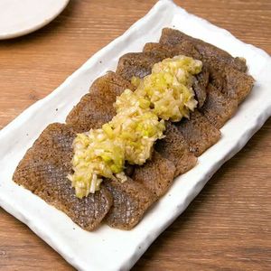 「冷凍こんにゃくで牛タン風」のレシピ動画